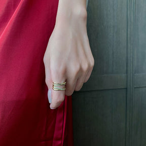 Anel Camelia com Cristais e Banhado 18K