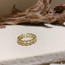 Anel Arc Cravejado de Cristais e Banhado 18K