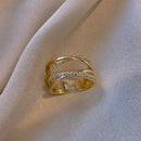 Anel Camelia com Cristais e Banhado 18K