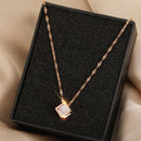 Colar de Cubo de Cristal Banhado a Ouro 18K
