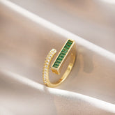 Anel Verdiana Esmeralda e Banhado 18K