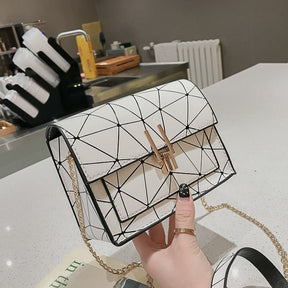 Bolsa de Ombro Feminina Pequena Camille Berny