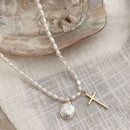 Colar Crucifixo e Pérola Bruta